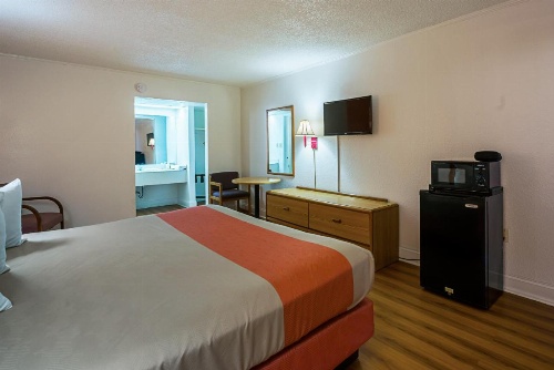 Motel 6-Perry, GA image 29