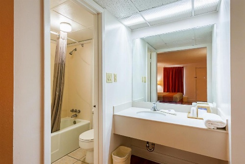 Motel 6-Perry, GA image 48